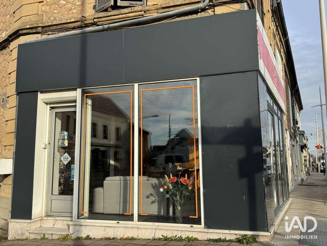 Photo 9 - Commerce à MOISSY-CRAMAYEL