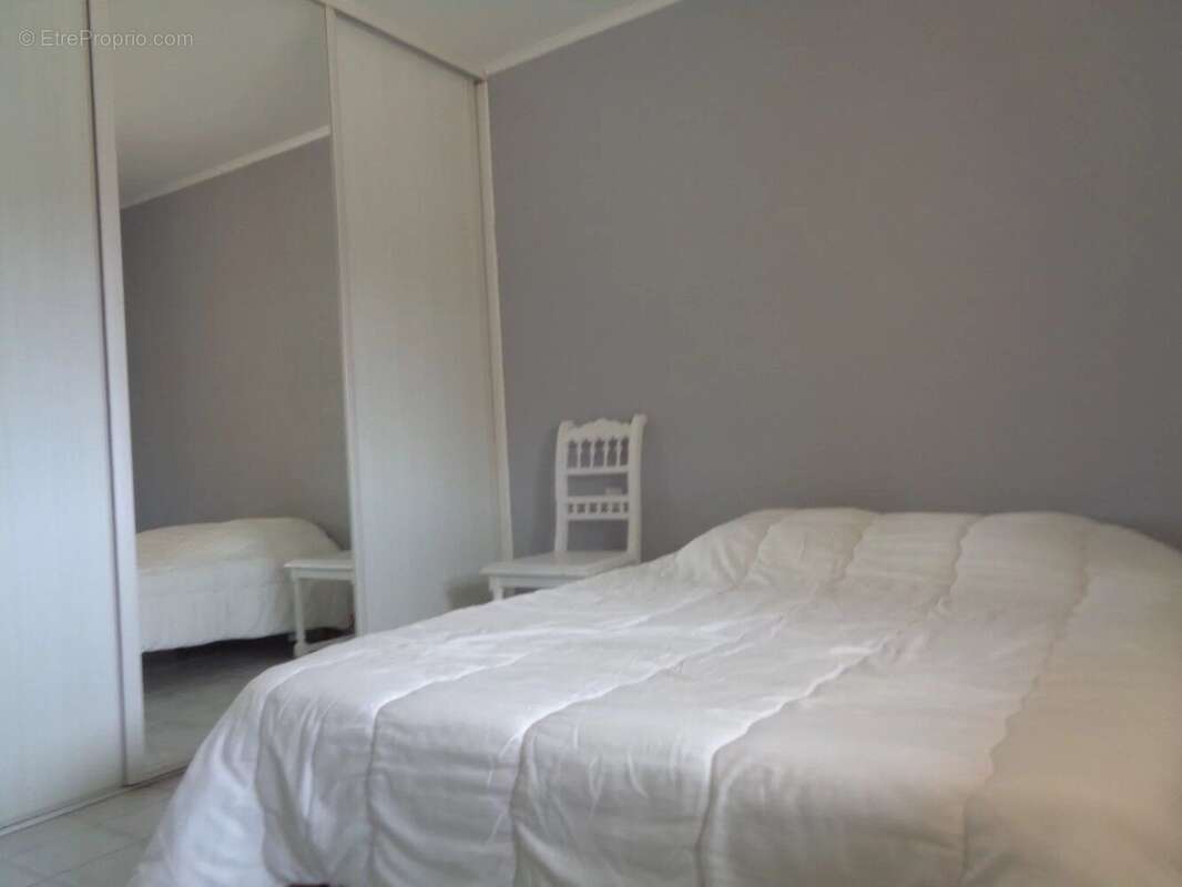 Maison à SAINT-LAURENT-DE-LA-SALANQUE