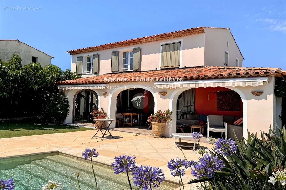 Maison à LES ISSAMBRES
