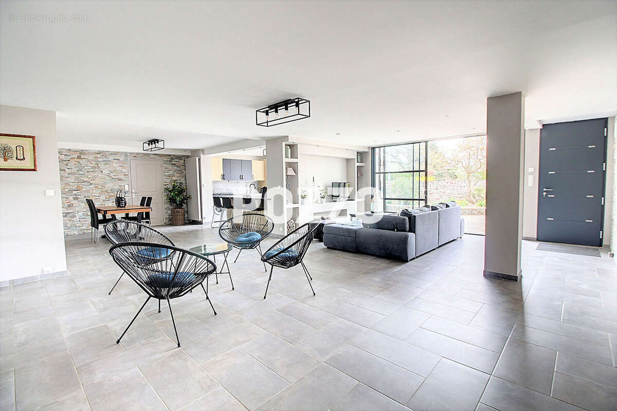 Maison à DONVILLE-LES-BAINS