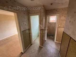 Maison 4 pieces de 104m² a renover dans son integralite - photo 5