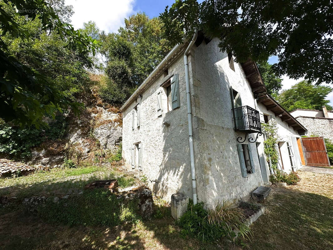 Maison de caractère avec jardin   Roquecor - photo 2