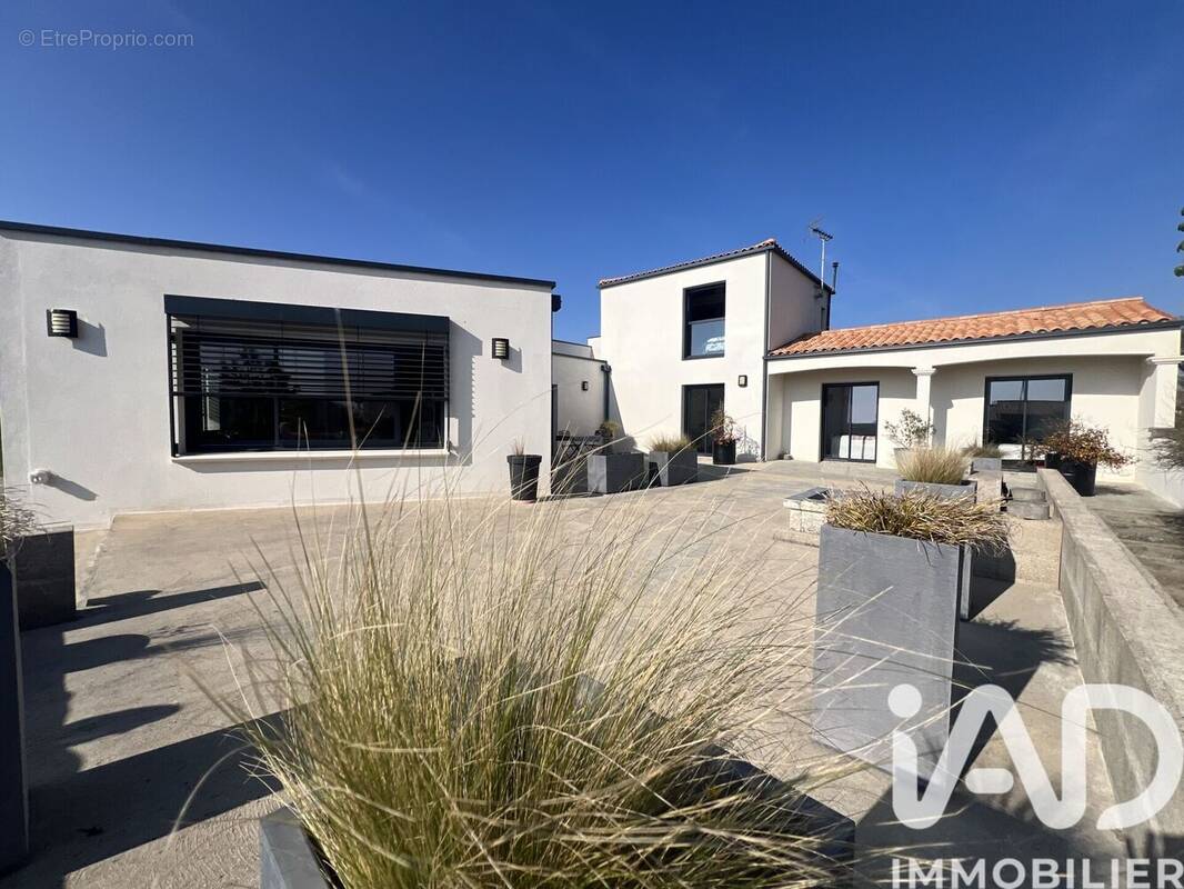 Photo 1 - Maison à YVES