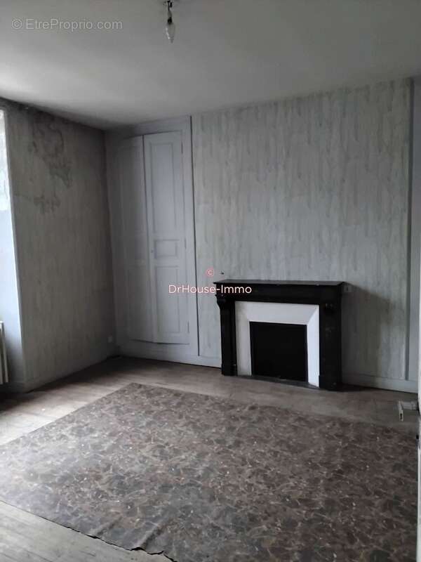 Appartement à MAYET