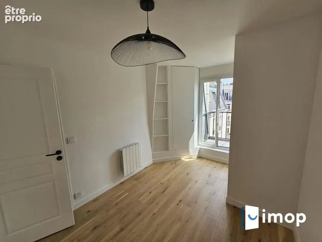 Dernier étage lumineux avec vue Sacré-Cœur – 3 pièces rénové à neuf, 53m² - photo 9