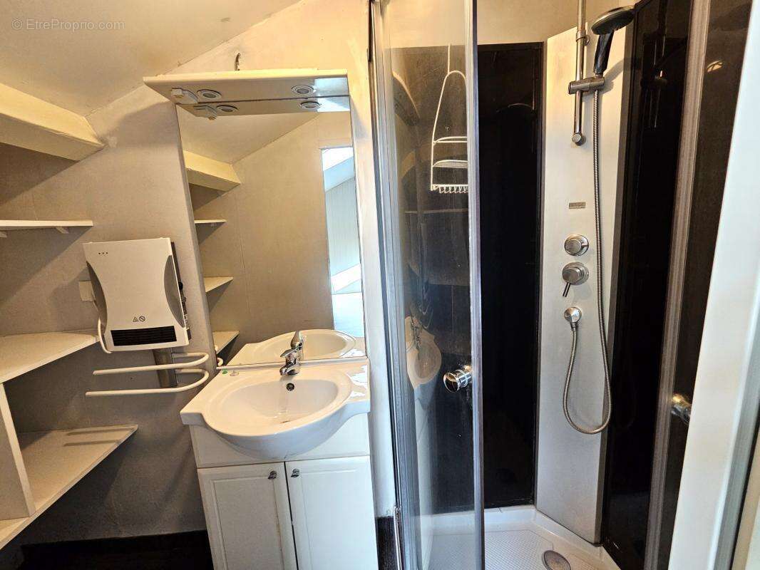 Maison à LA ROCHE-BLANCHE