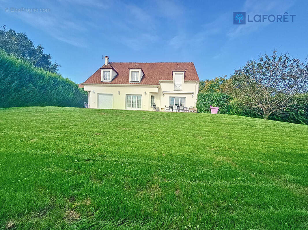 Maison à COUTEVROULT