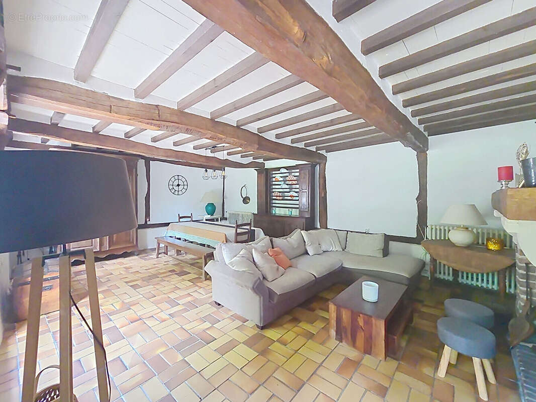GENNEVILLE - Maison de charme de 6 pièces - photo 2