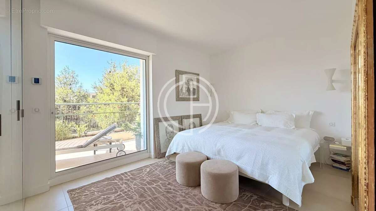 Penthouse - a pieds du centre de cannes - photo 9