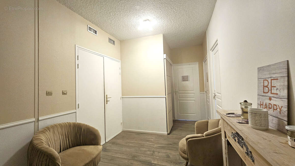 Commerce à FERNEY-VOLTAIRE