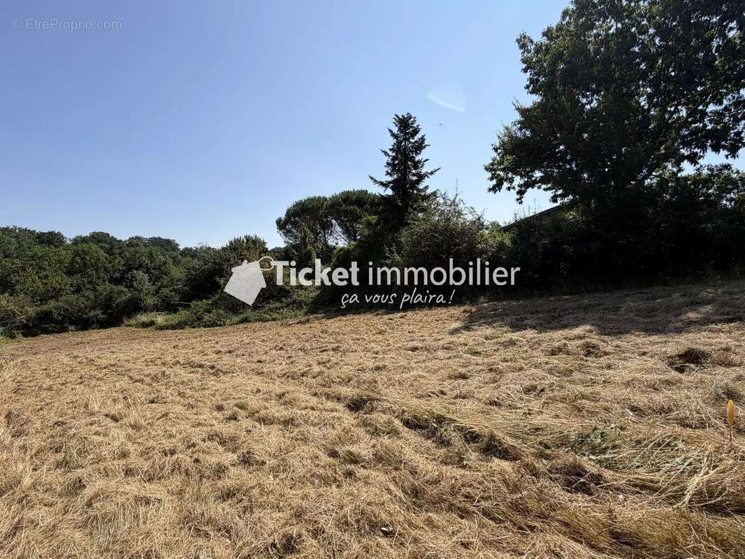 Terrain constructible 1163m2 daux non viabilise libre de constructeur - photo 2