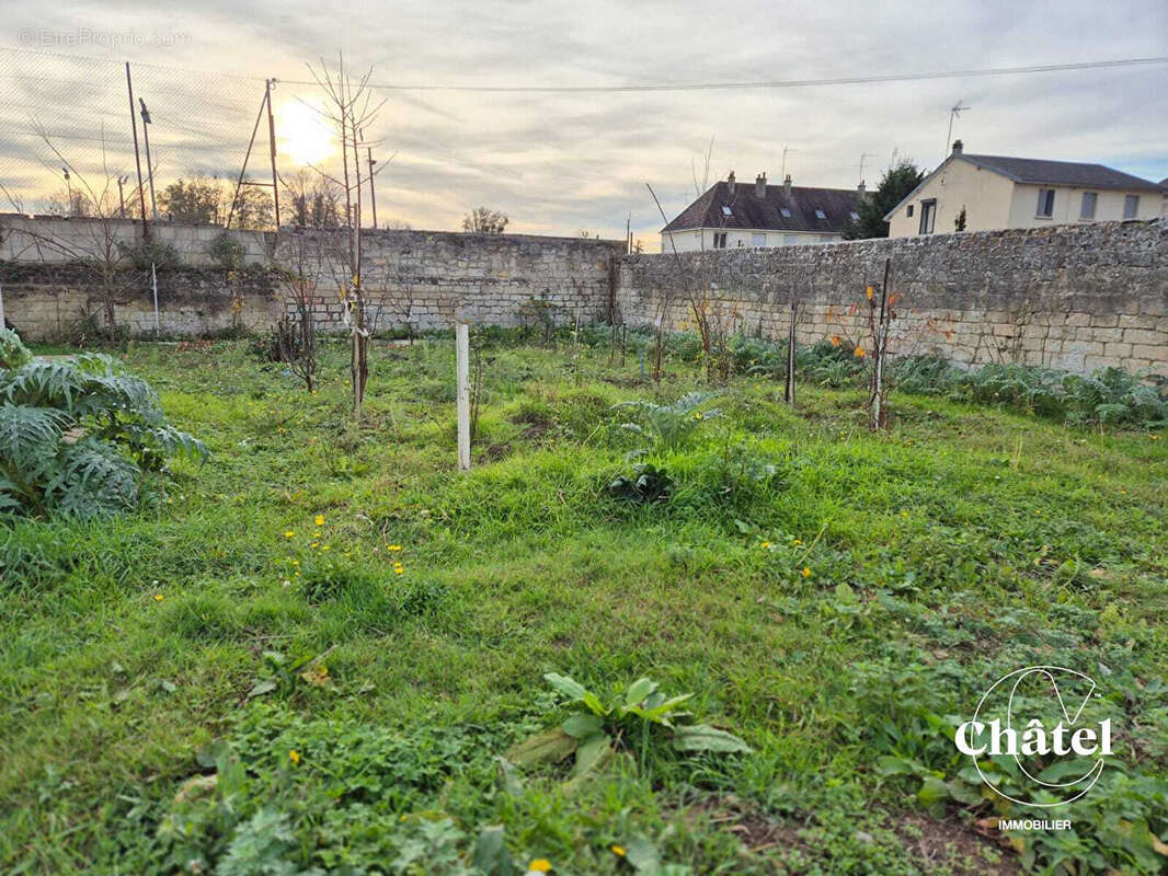 Maison à SAINT-LEU-D&#039;ESSERENT
