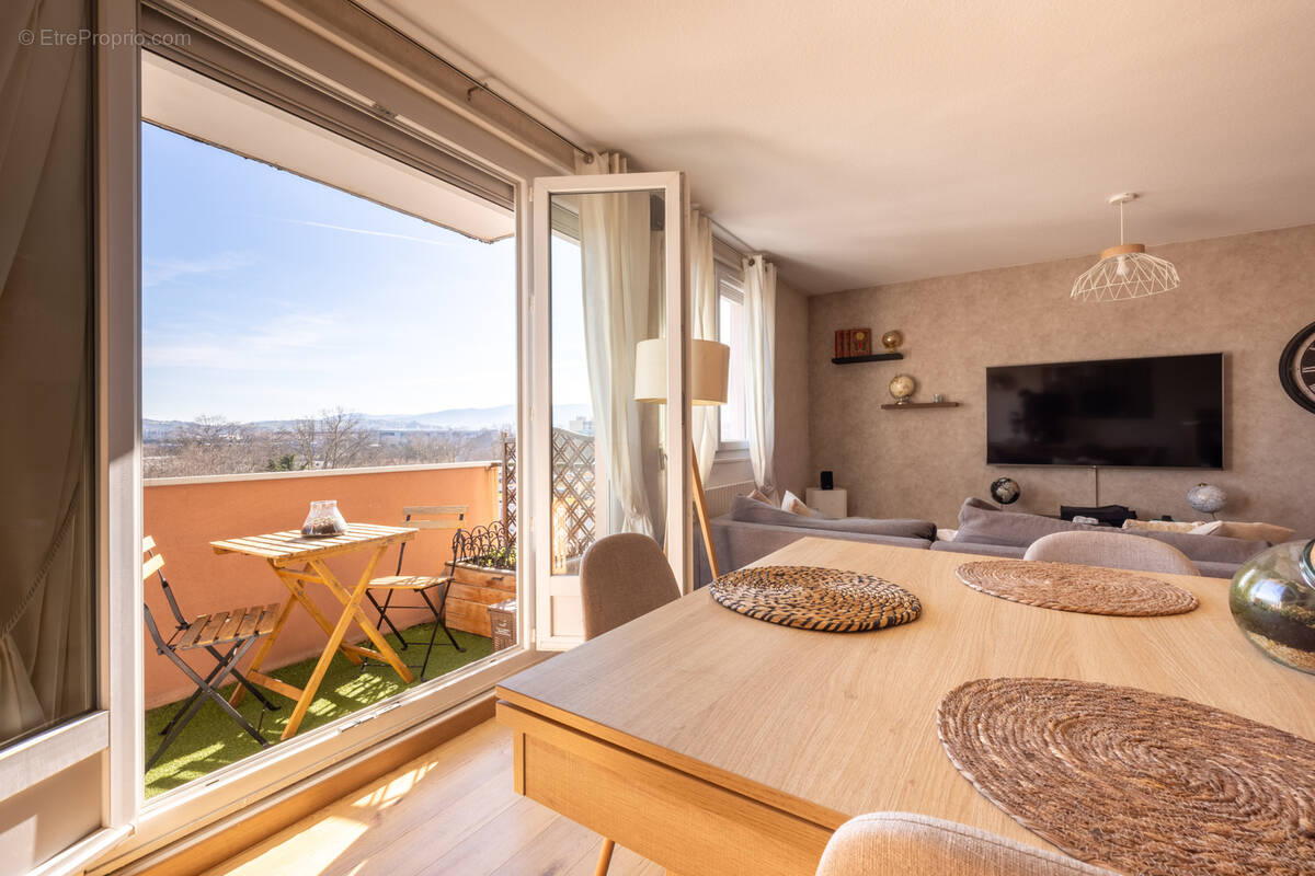 Appartement à SAINT-ETIENNE