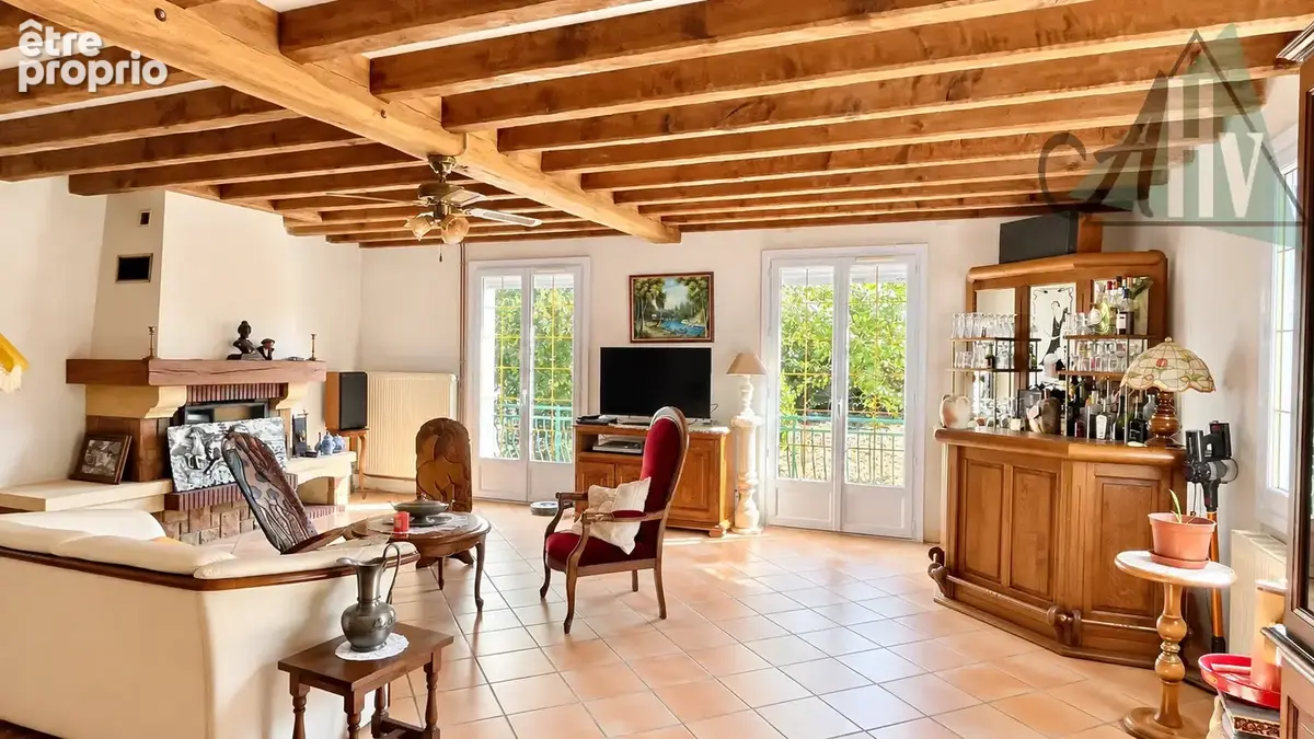 Maison traditionnelle   3 chambres   Terrain 950 m2 - photo 6