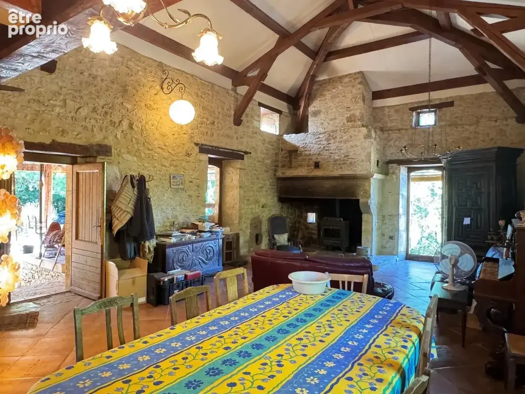 Ensemble immobilier en pierre avec 15 ha de terrain. - photo 6