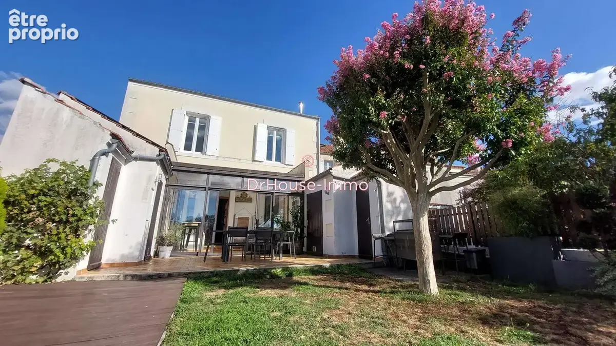 Maison à SAINTES
