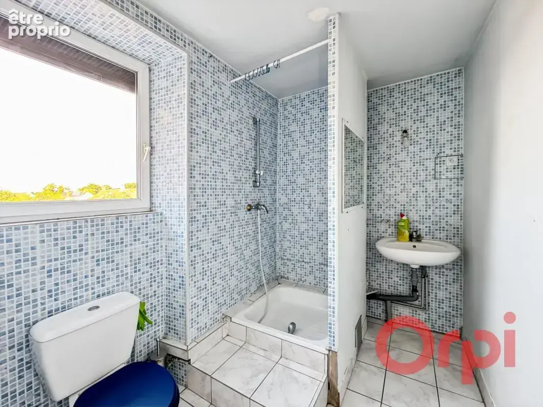  Maison de caractère à vendre à Épineuil-le-Fleuriel – Pierre apparente - photo 5