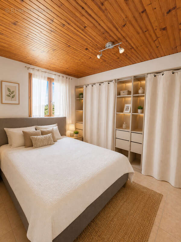 Hameau du camp du castellet (var) 200 m2 + habitat residentiel de plain pied - t3 - domaine securise - photo 5