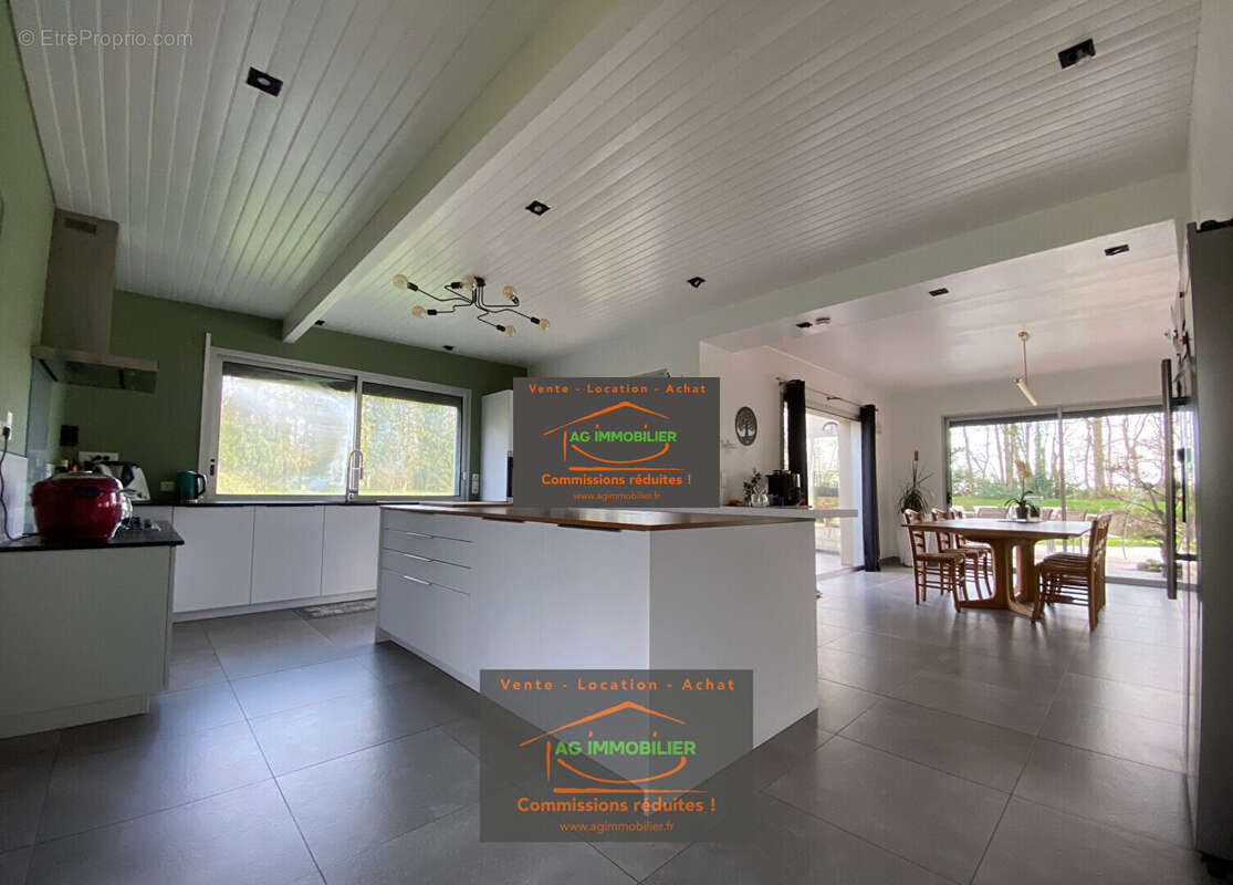 Maison à SAINT-MEEN-LE-GRAND