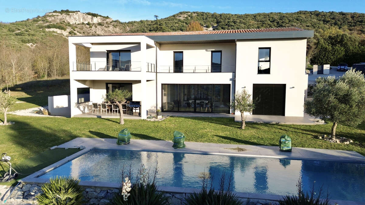 Villa contemporaine de 305 m2 à Saint-Péray - photo 28