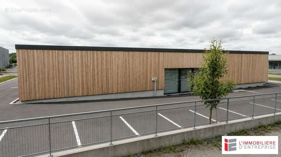 Local commercial a vendre - photo 2