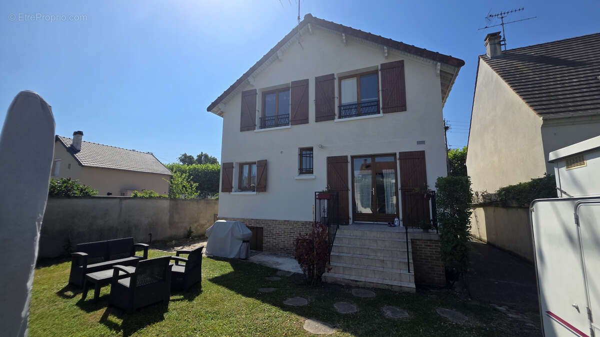 Maison à TREMBLAY-EN-FRANCE