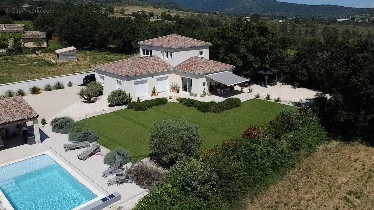 Maison à ALBA-LA-ROMAINE