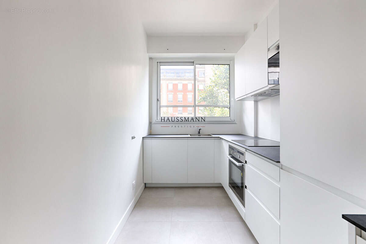 Appartement à NEUILLY-SUR-SEINE