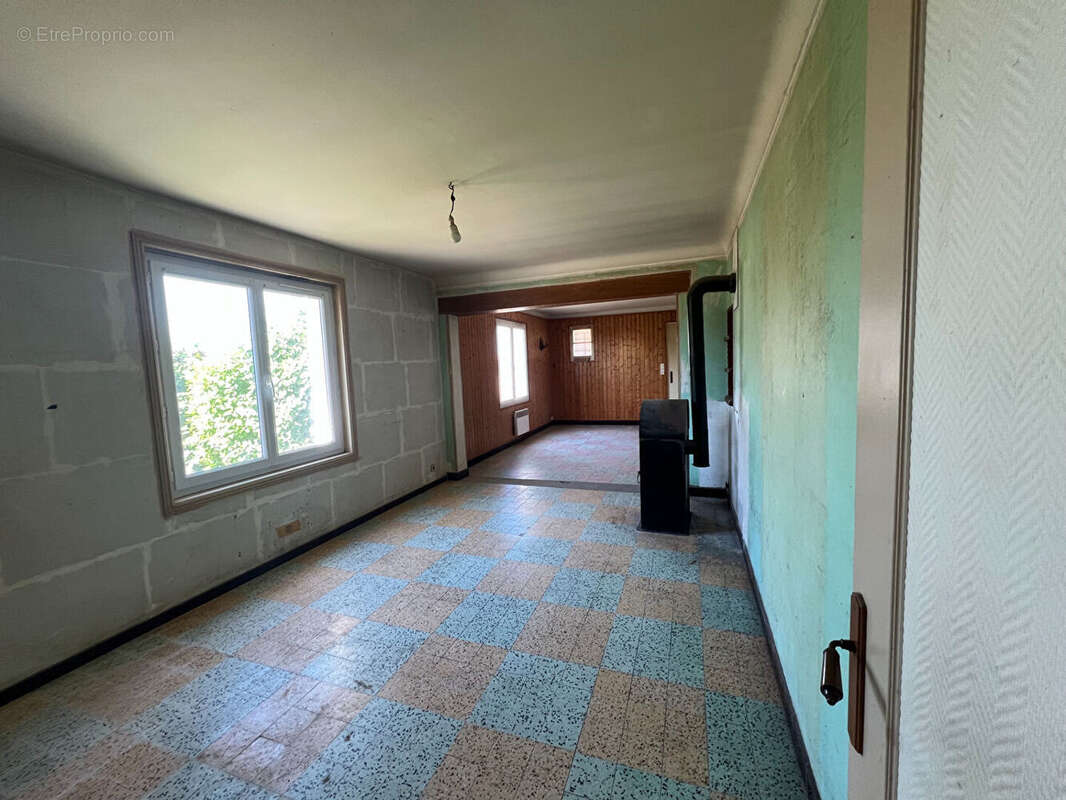 Maison à rénover centre ville FOURAS - photo 3
