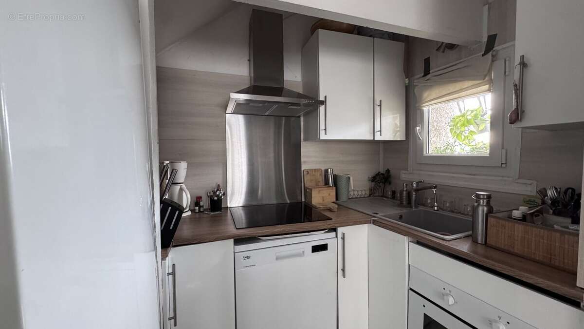 VIAS- Charmante maison de ville avec garage  Idéal investissement ou premier achat ! - photo 3