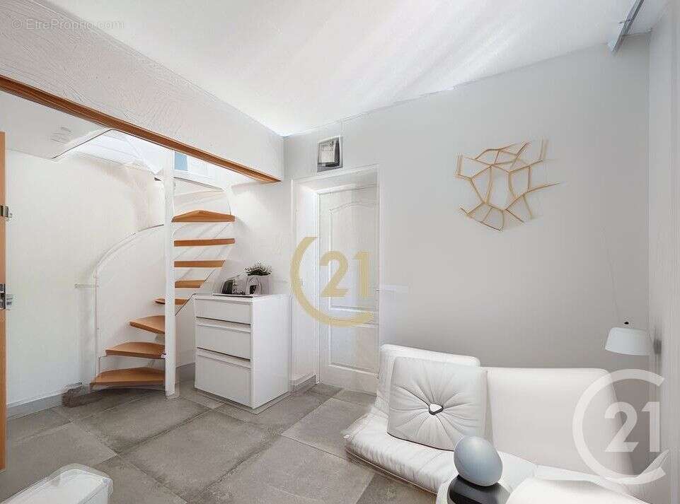 Maison à COURNONSEC