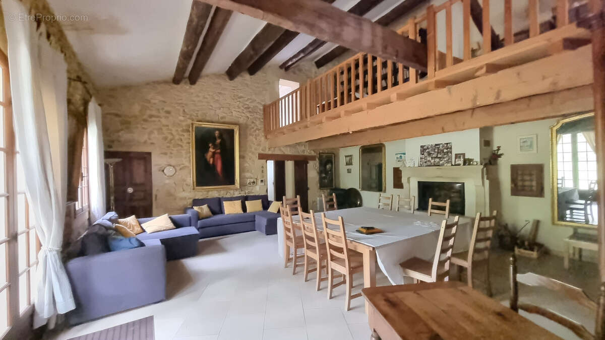 Maison à COMPS