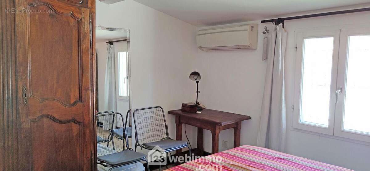 Appartement 107 m² à Saintes-Maries-De-La-Mer  - photo 4