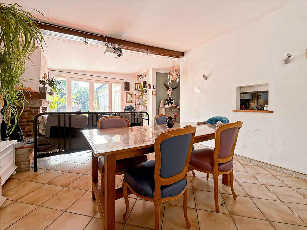 Maison à MENUCOURT