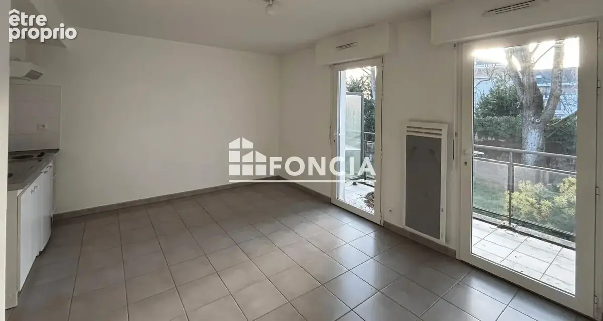 EXCLUSIVITÉ FONCIA  entre ÉDIT DE NANTES et LAMORICIÈRE : studio de 25,38 m2 avec grand balcon donnant sur jardin, idéalement si - photo 4