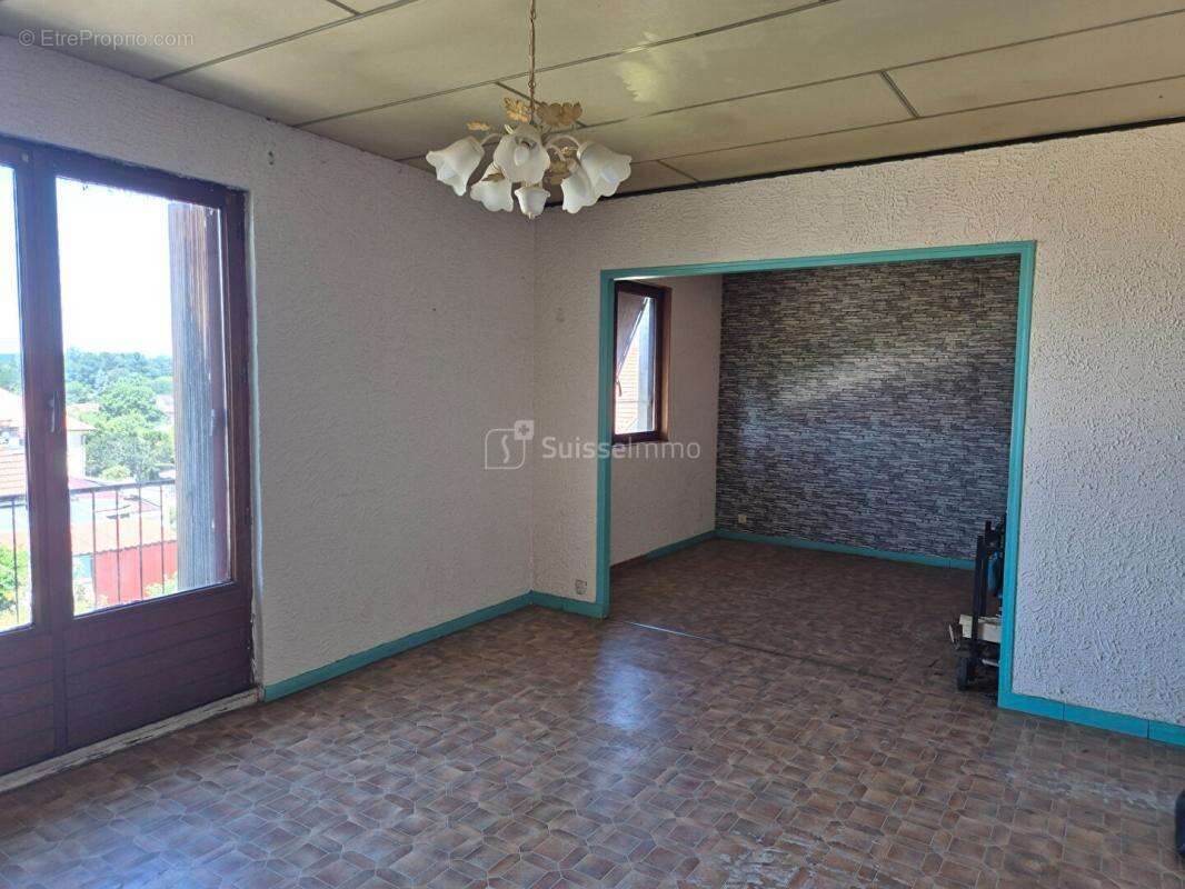 Maison  Port-sur-Saône 5 pièce(s) 105 m2 sur 575 m2 de Terrain - photo 5