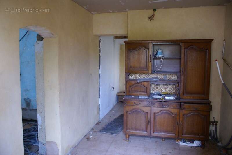 Maison à SAINT-JULIEN-LES-ROSIERS