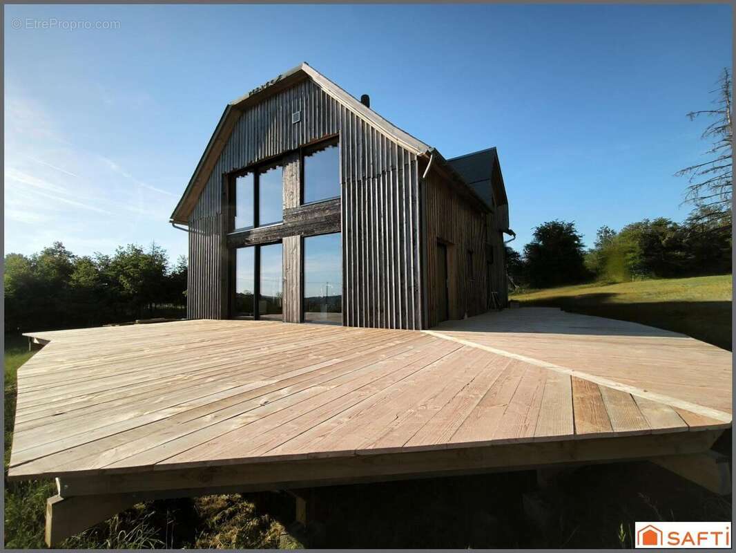 Maison 125 m² à Lascaux  - photo 2