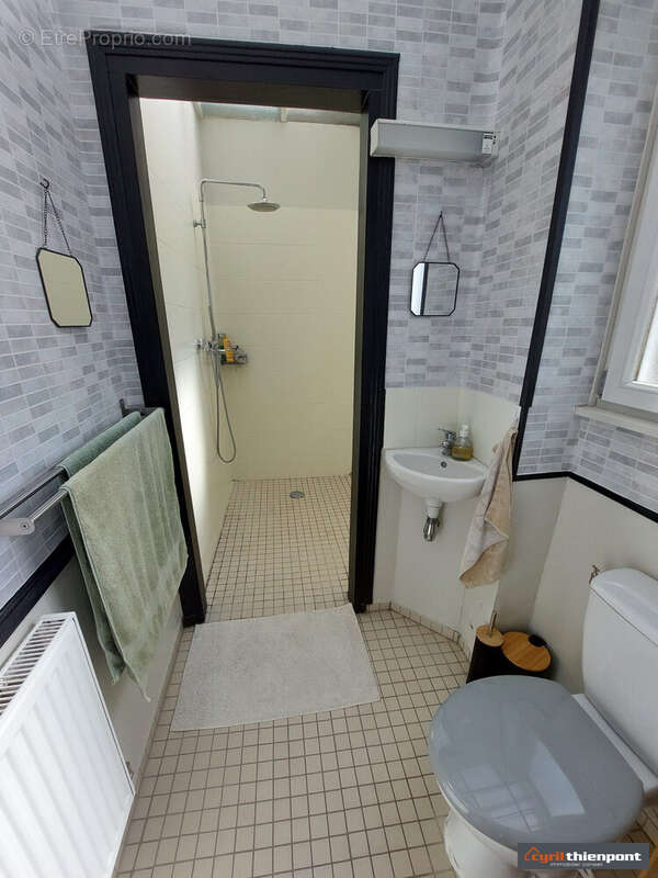 Salle d\'eau rez-de-chaussée HP - Maison à MERELESSART