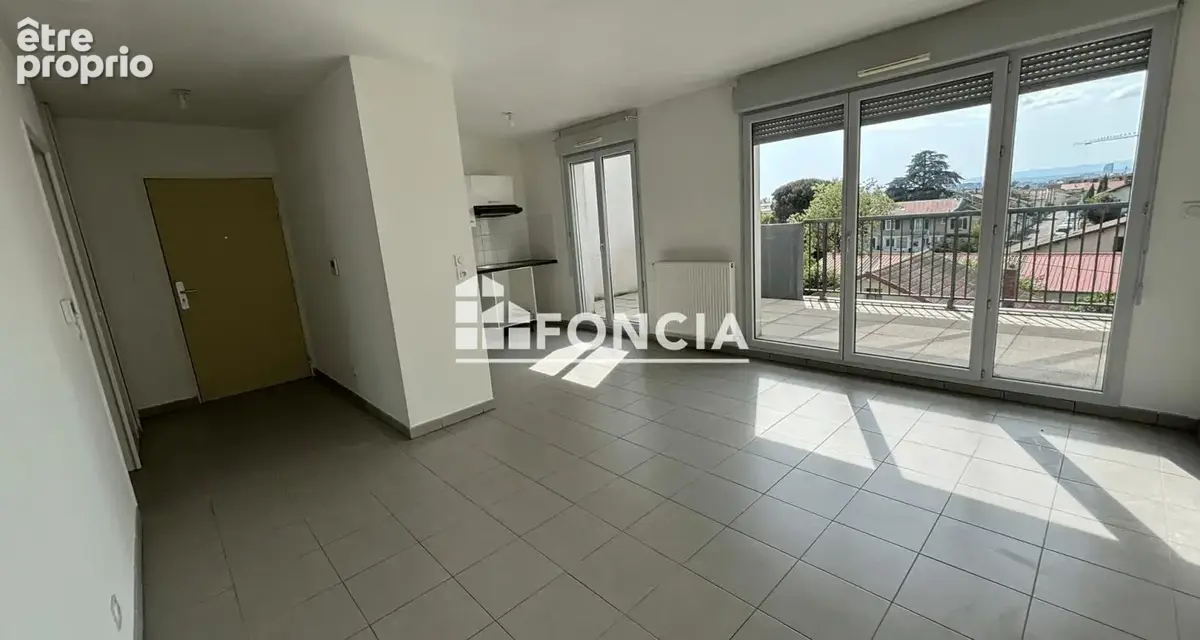 Appartement à DECINES-CHARPIEU