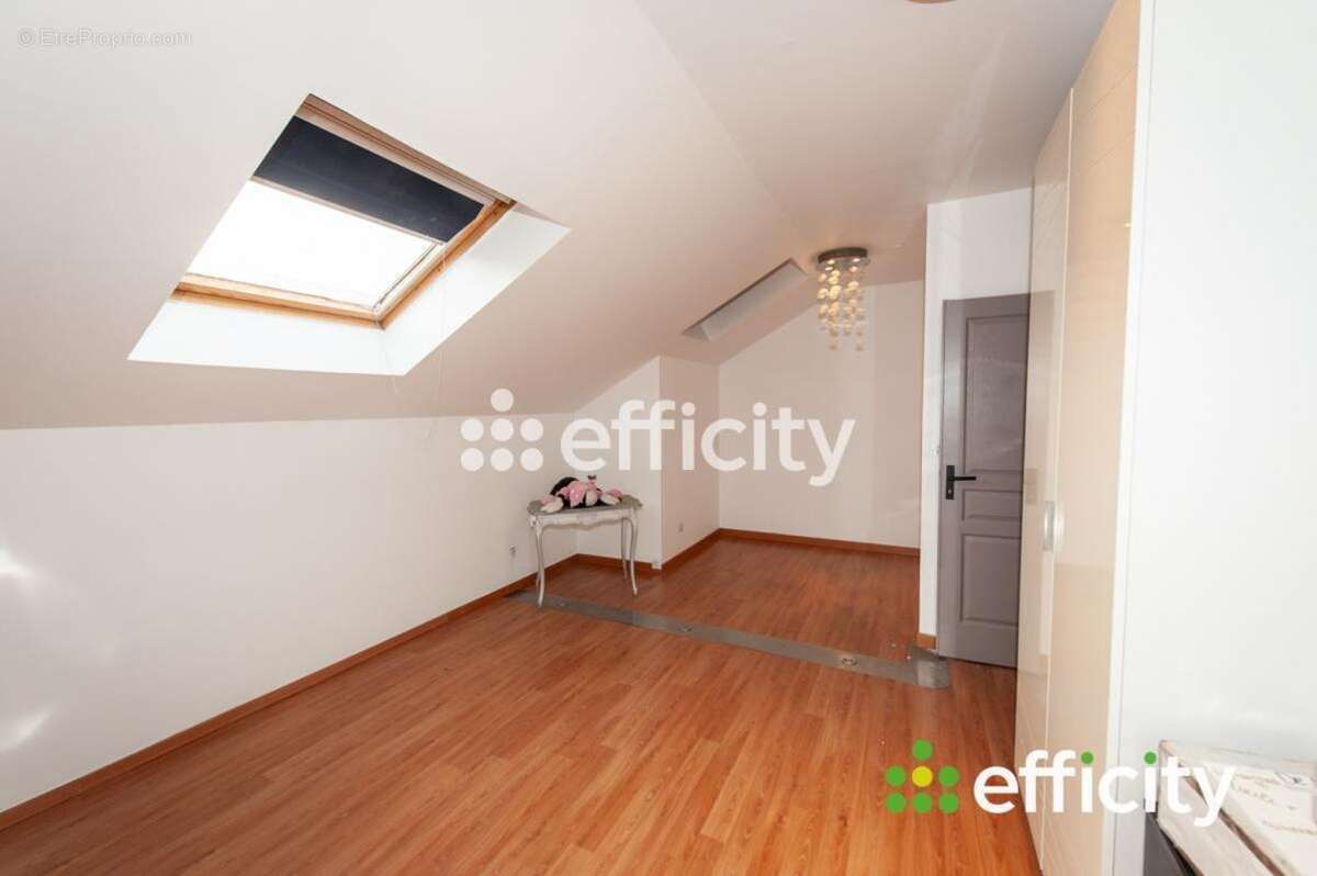 Maison à SAINT-PAUL-DE-VARCES