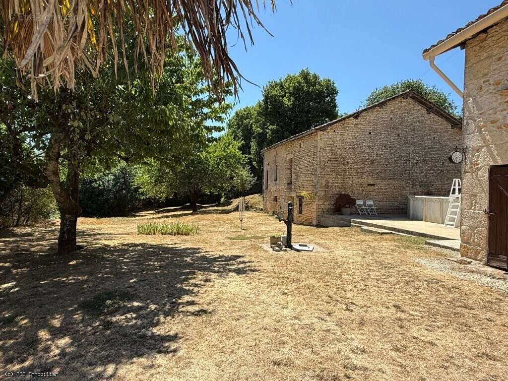 Maison à CIVRAY