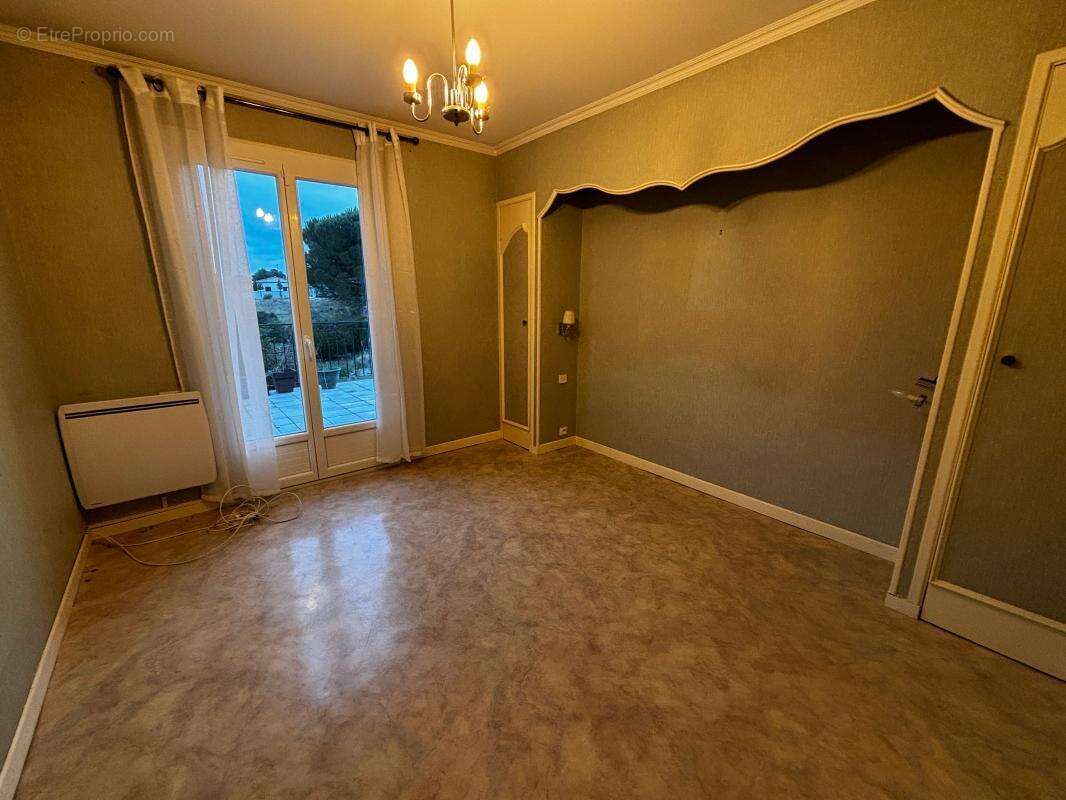 Maison à VILLEMOUSTAUSSOU