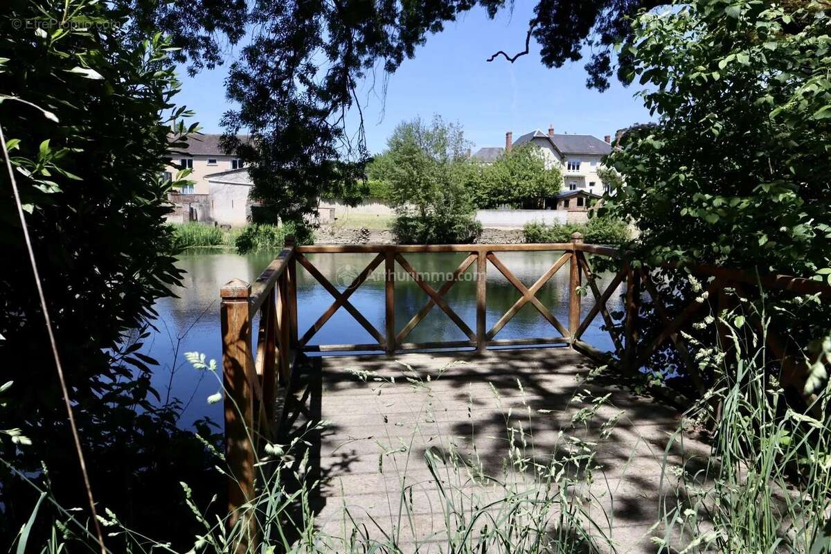 Maison à LA CHARTRE-SUR-LE-LOIR