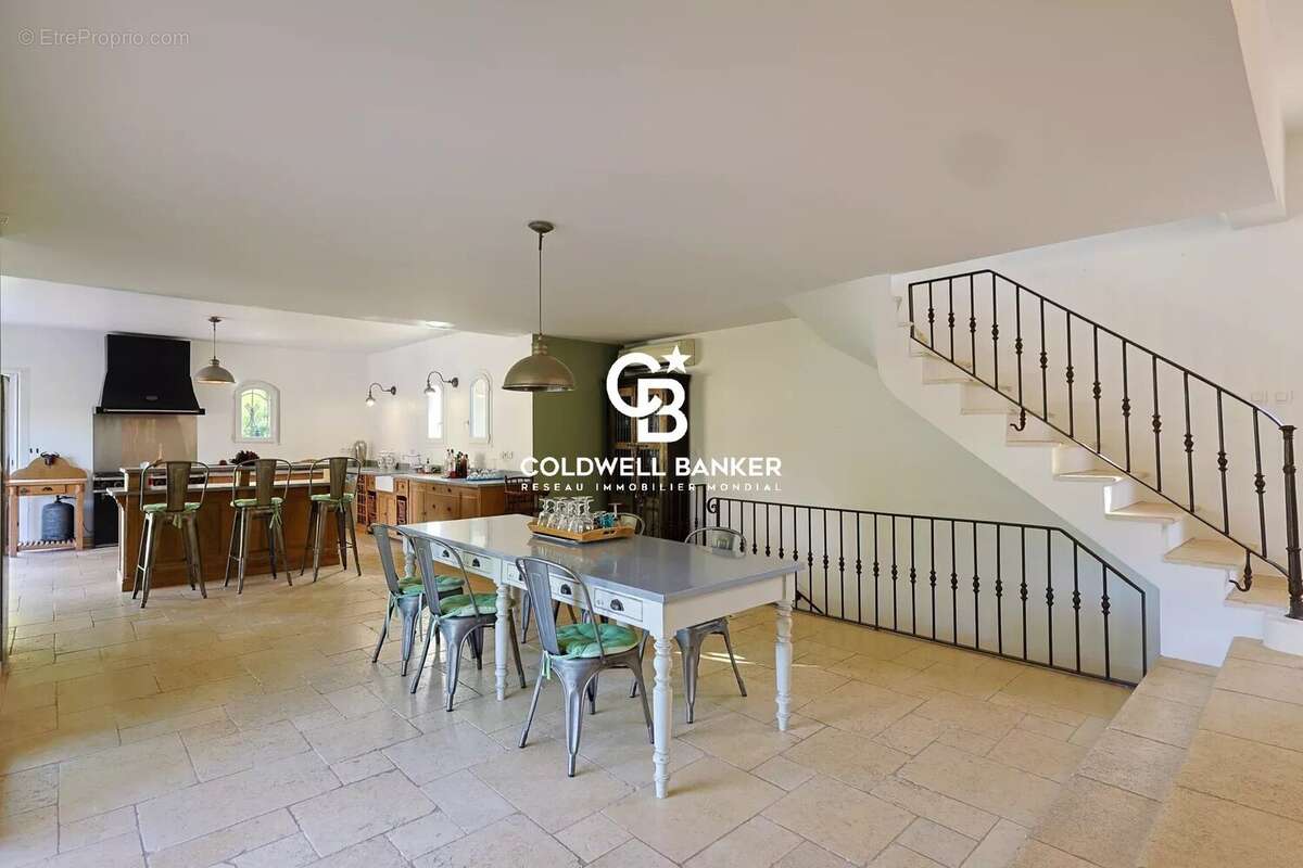 Maison à BORMES-LES-MIMOSAS