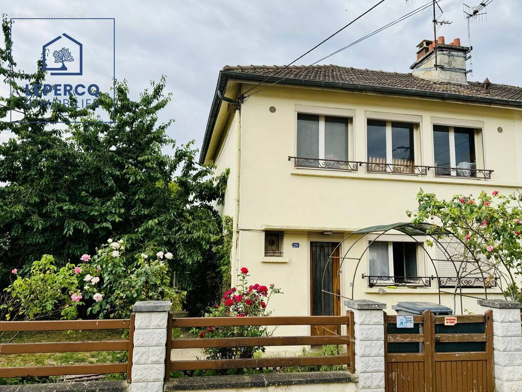 Maison à LA FERTE-MILON