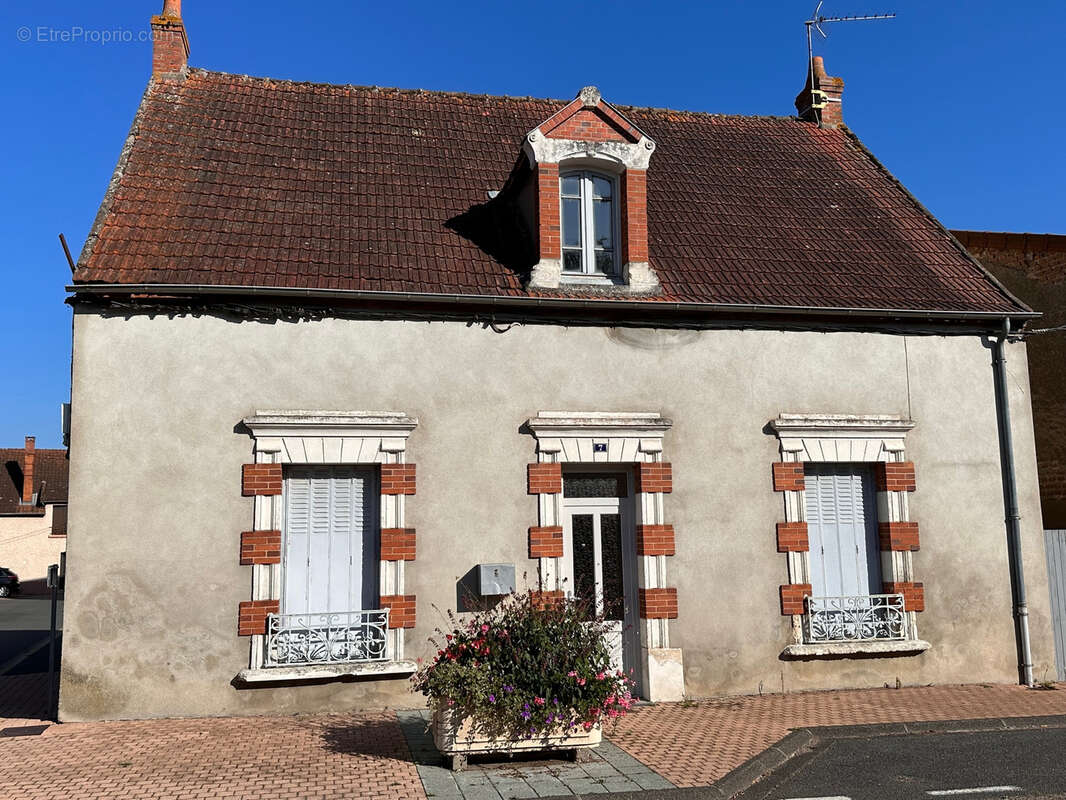Maison à VARENNES-SUR-ALLIER