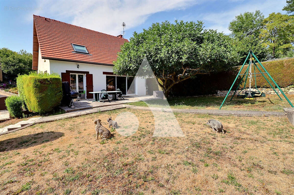 Maison familiale de 140 m² avec sous-sol total-Environnement calme et privilégié - photo 2