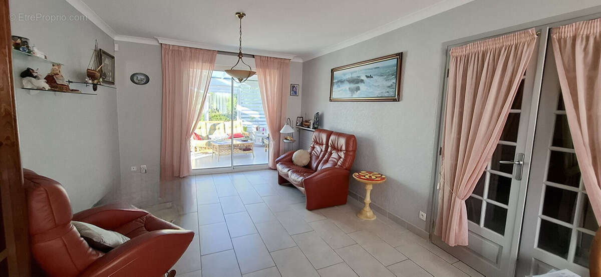 Maison à LE RELECQ-KERHUON