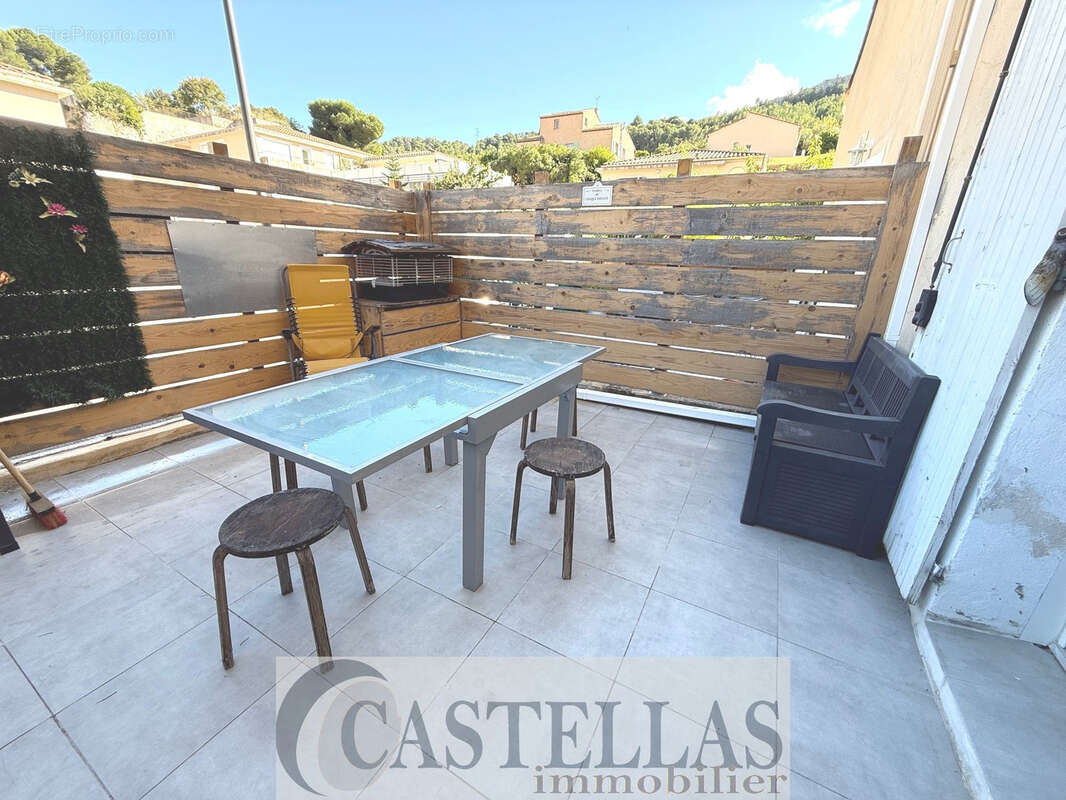 Appartement à ROQUEFORT-LA-BEDOULE